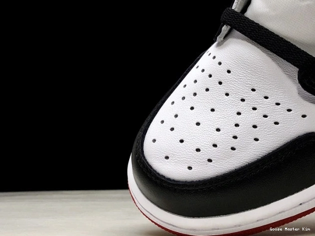 555088-125 Air Black 1 Jordan Toe Retro 0624